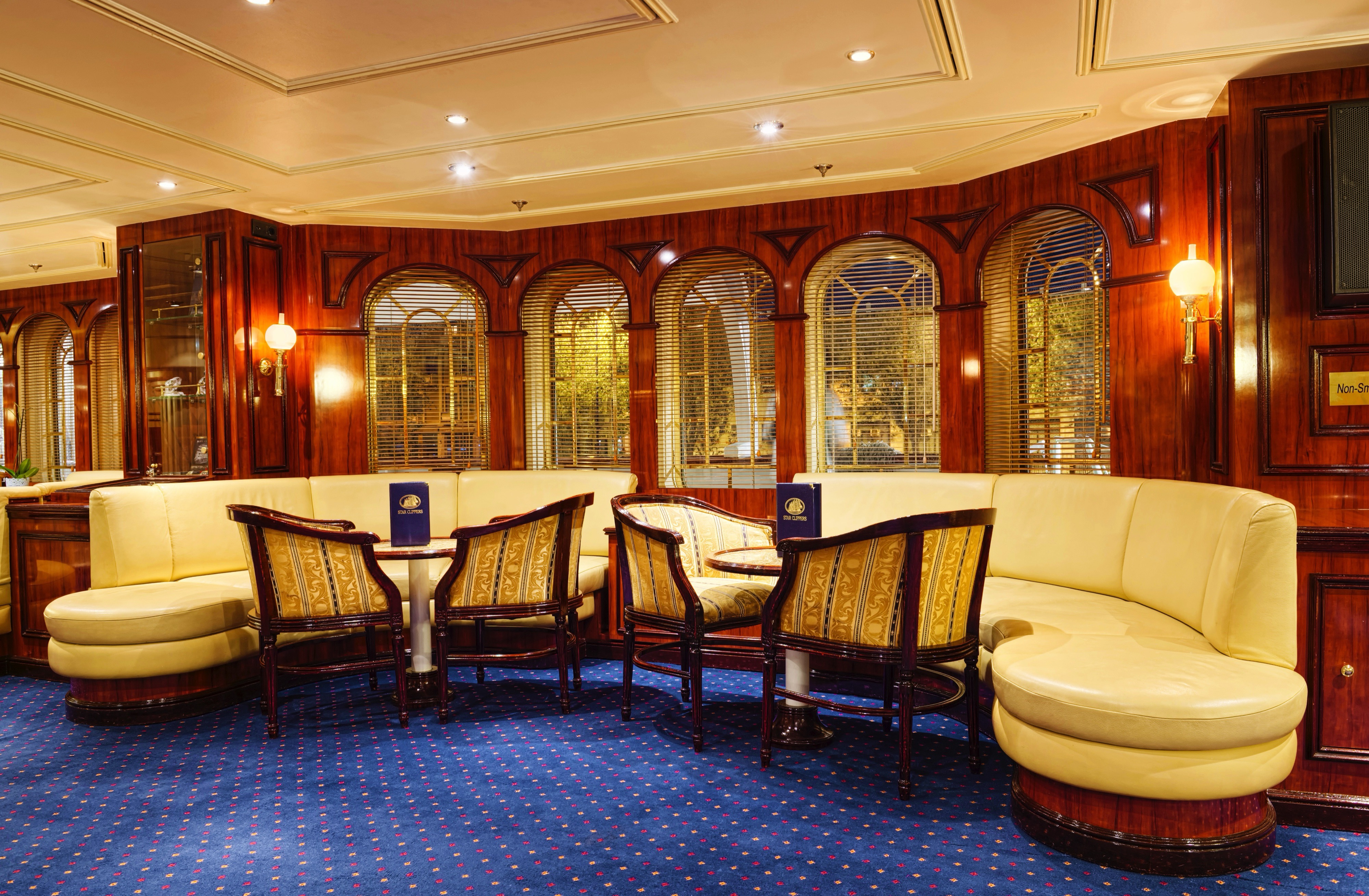 Royal Clipper - Observation Lounge 